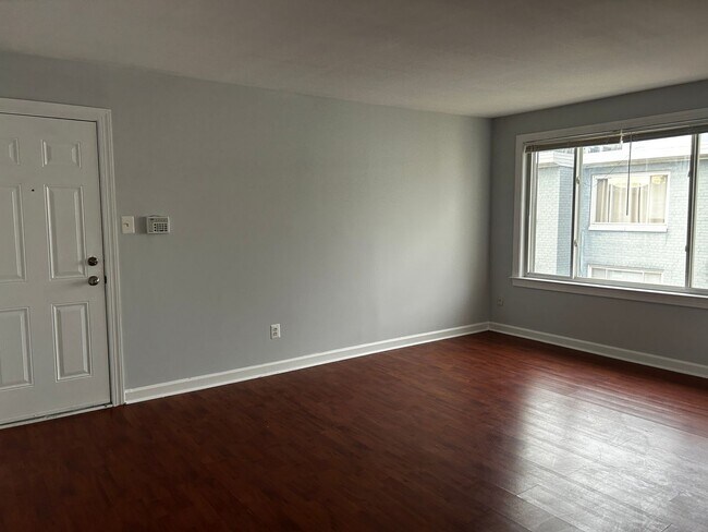 Photo - 713 Brandywine St SE