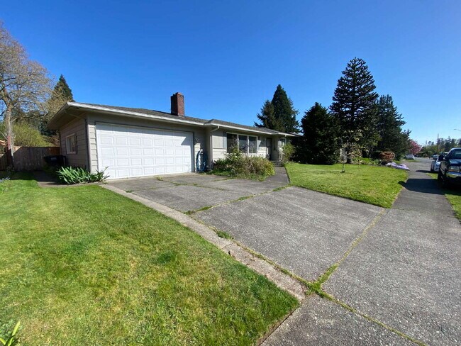 Photo - Massive Fenced Yard, Spacious 3BR Near Hospital, Shopping & Waterfront in Prime Bellingham Location