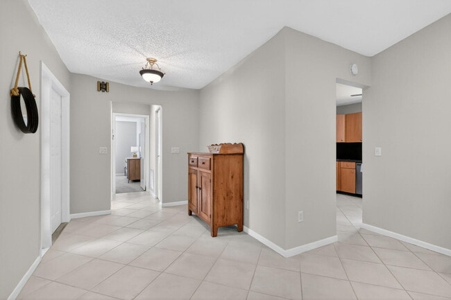 Photo - 870 NW 32nd Ave