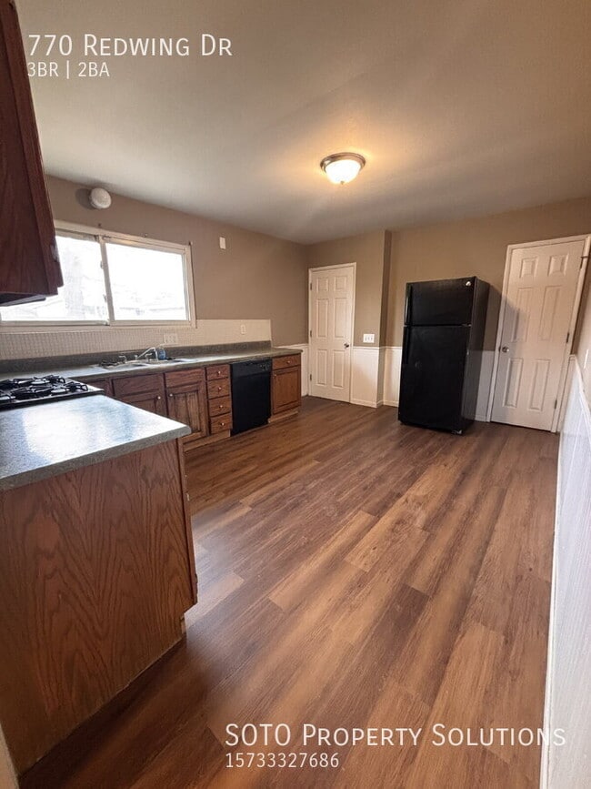 Photo - 770 Redwing Dr