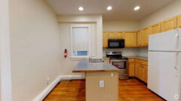 Building Photo - 15 Linden St Unit #2 Rental