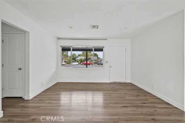 Photo - 7952 White Oak Ave Casa