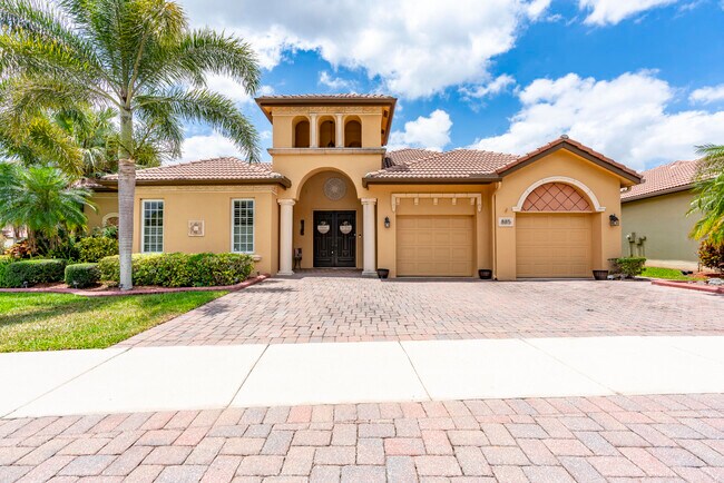 Photo - 885 SW Grand Reserves Blvd