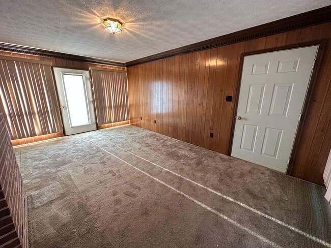 Photo - Well-Maintained 2-Bedroom Home with Attached Garage and Walkout Basement!