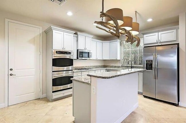 Photo - 105 NW Gardner St