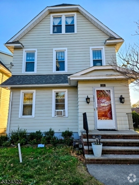 Building Photo - 151 Harrison St Rental