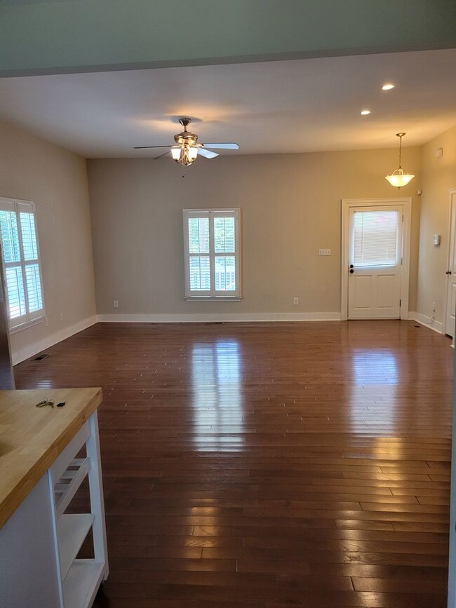 Photo - Charming 3br 2ba Home near Downtown Raleigh! Available Now!