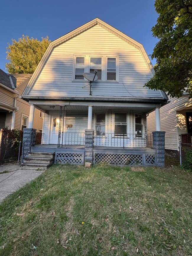 Charming 3-Bedroom Property in Prime Location - Charming 3-Bedroom Property in Prime Location