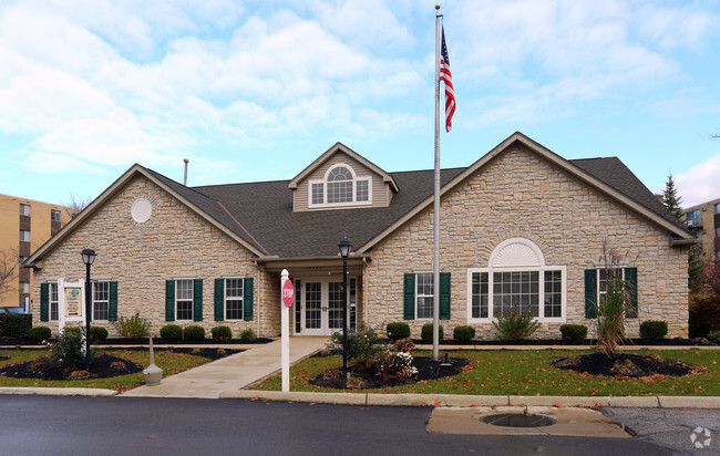 Building Photo - Chestnut Lake Rental