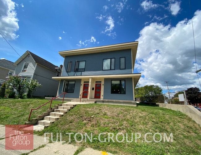 Photo - 107 Diamond Ave SE Unit 2