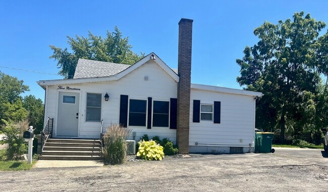 Photo - 519 Whelan St