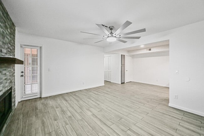 Photo - 1075 E Chandler Blvd Unidad 120