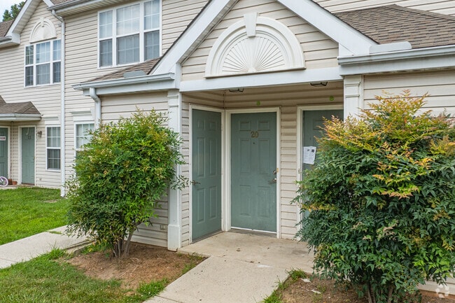 Entrada - Riverchase Apartments