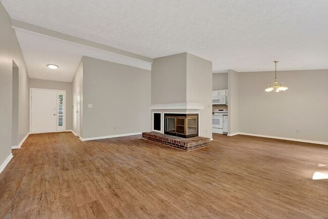 Photo - Beautifully Home with Large Backyard & 2-Car Garage in York Subdivision