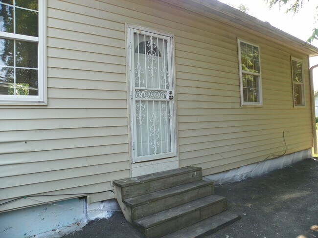 Photo - 4806 52nd Ave