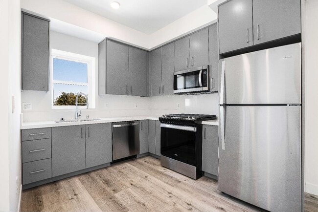 Photo - 3308 Mentone Ave