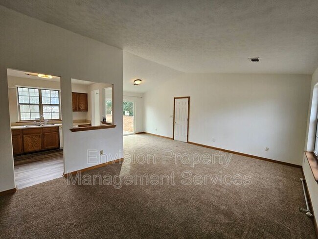 Photo - 371 Chase Woods Cir