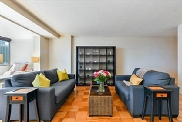 Photo - 2 Hawthorne Pl Unit 14L