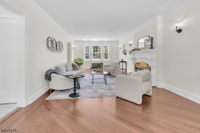 Photo - 153 Clairmont Terrace