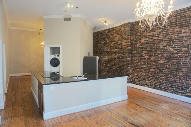 Photo - HISTORIC DISTRICT | BROUGHTON STREET