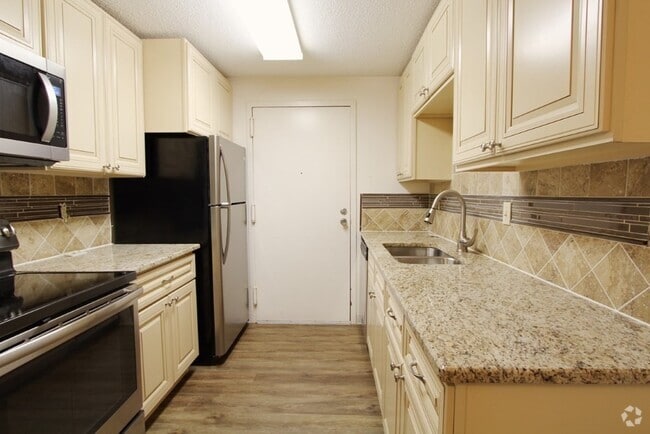 Building Photo - 32 Silver Hill Ln Unit 3 Rental