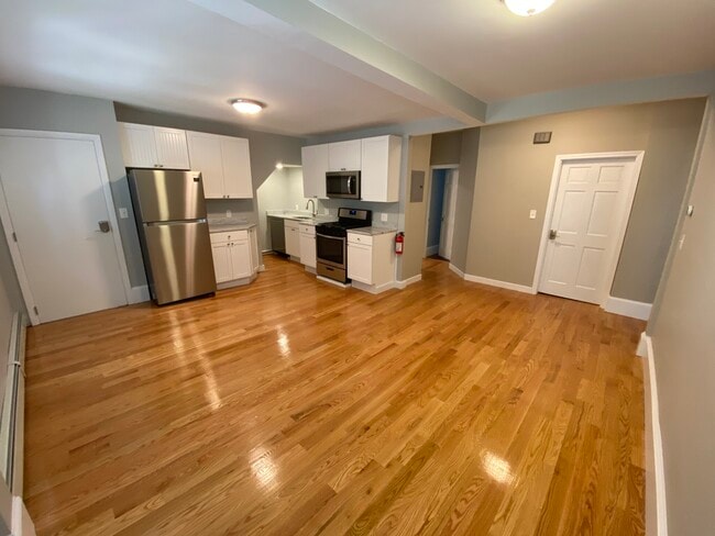 Building Photo - 73 Hall Ave Unit 2