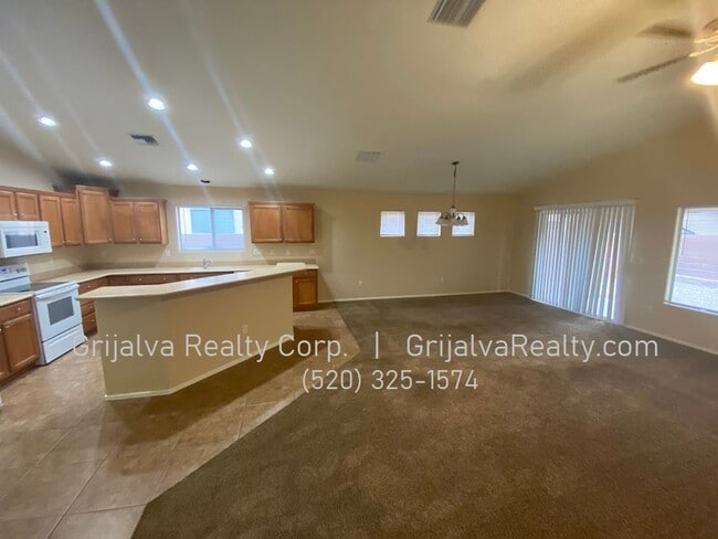 Photo - Lovely 3 BD, 2 BA Lennar House for Rent  (Valencia/Alvernon)