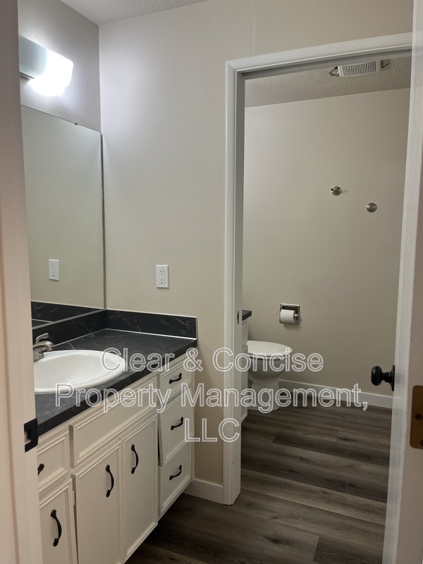 Photo - 1089 Taylor St
