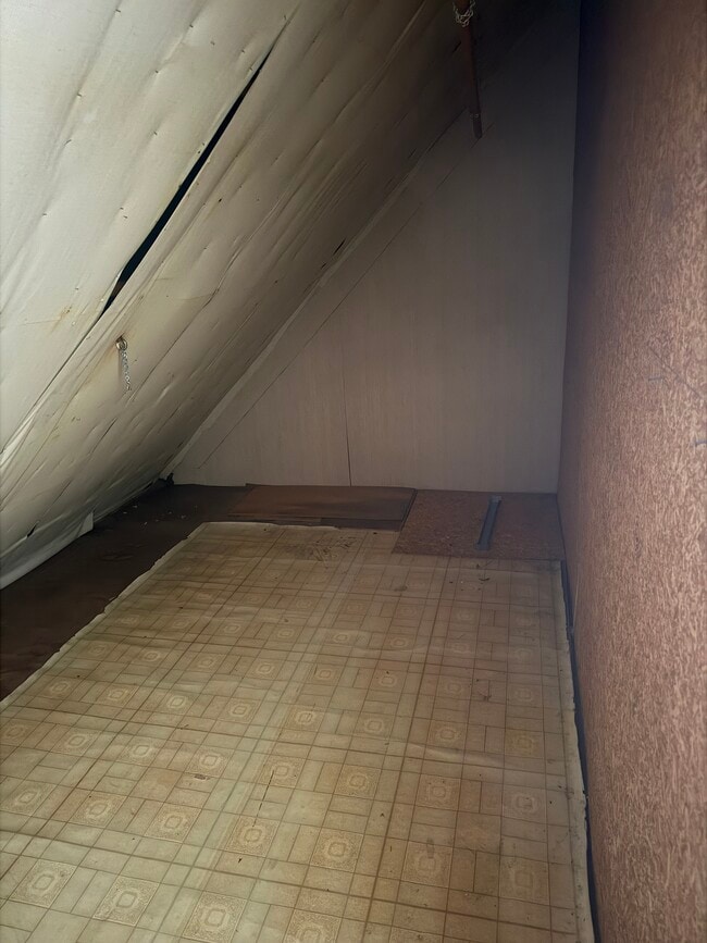 Room 5 Storage