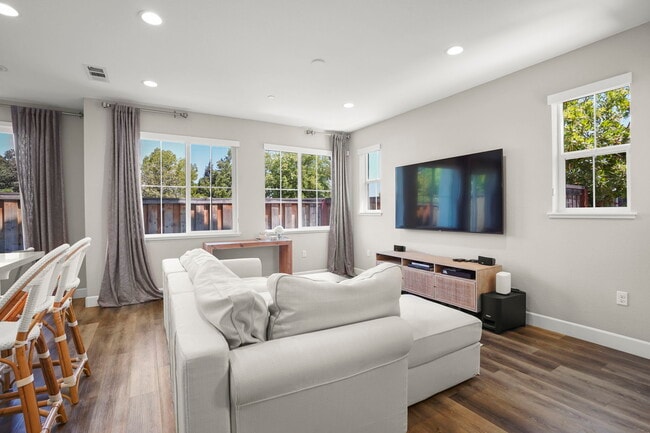 Photo - 3893 Villa Vista Pl