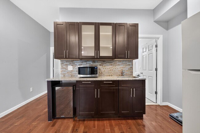 Photo - 447 Mercer St Unit 1