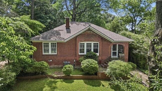 Photo - 1513 Melrose Dr SW