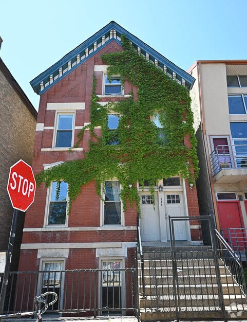 Building Photo - 1300 N Greenview Ave Unit 2R Rental