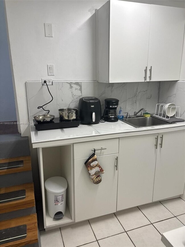 Photo - 6102 SW 58th St Unit B