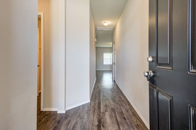 Photo - Beautiful 4BD/2BTH with a 2 car garage in Sienna Ridge Community