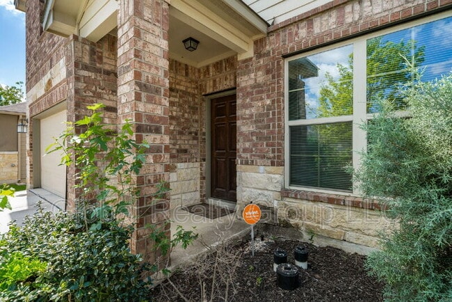 Photo - 10426 Rosalina Lp