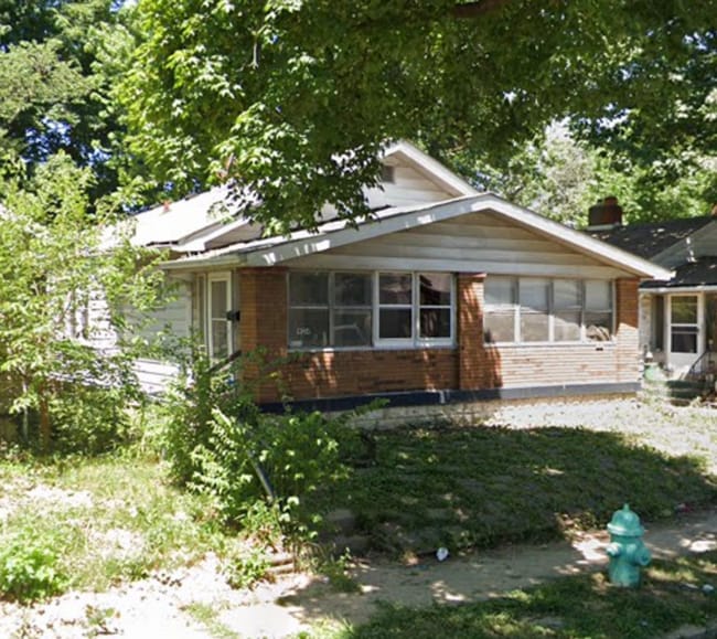 Building Photo - 924 N Bradley Ave Unit 924 N Bradley Ave Rental