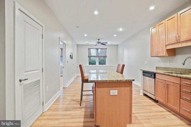 Photo - 1800 Wilson Blvd Unidad 123