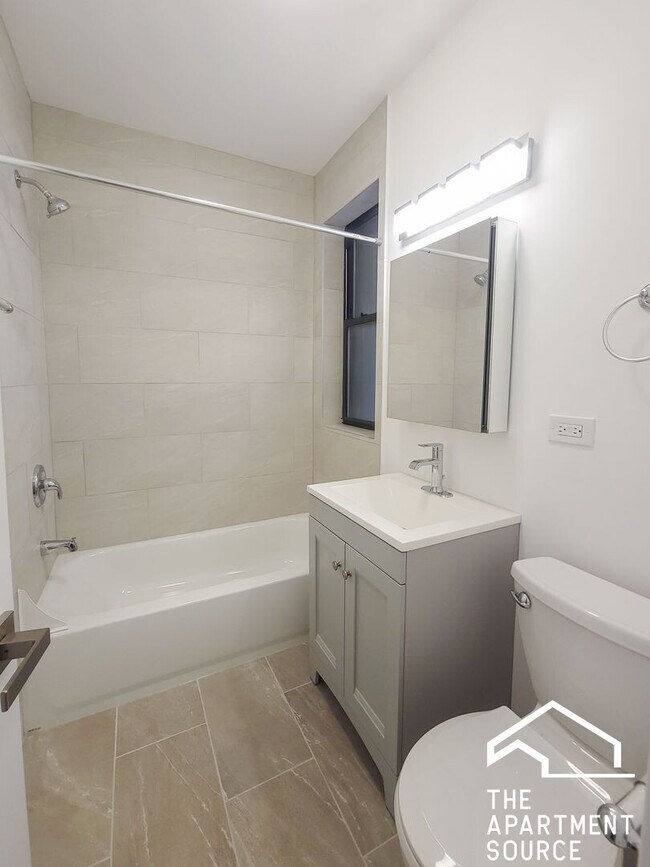 Photo - 4622 N Winchester Ave Unit 3C