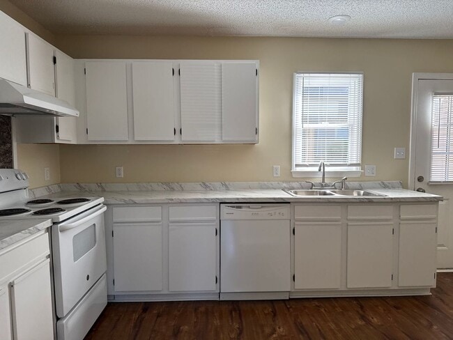 Photo - 1112 Camden Ave Unit 104