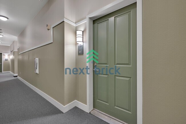 Photo - "Charming 1-Bedroom Condo in Redmond: Cozy Living with Modern Comfort at 641 Sq Ft!" Unit 107