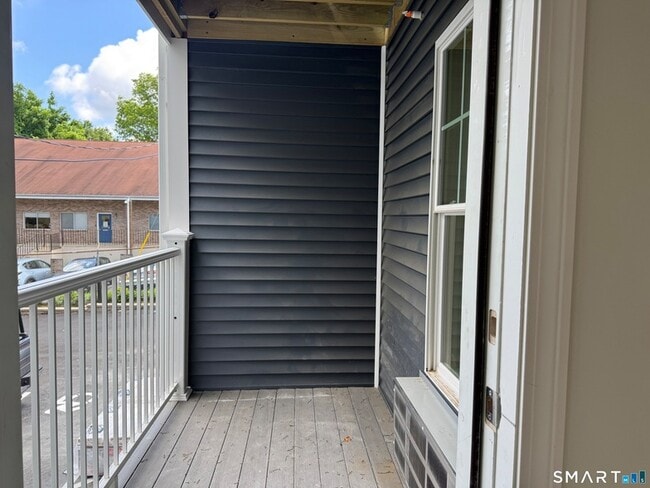 Photo - 1085 Whalley Ave