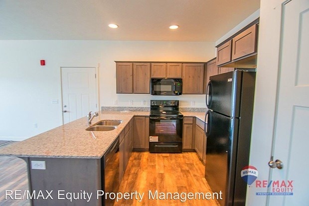 Building Photo - 784 E 500 S Unit 102