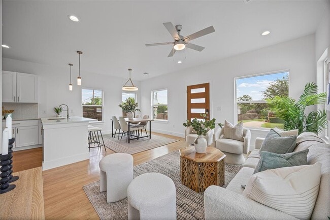 7310 Carver Ave Unit 2