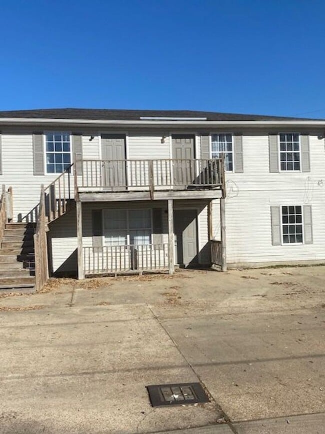 Building Photo - 616 1/2 N Bayou Ave - B Unit B