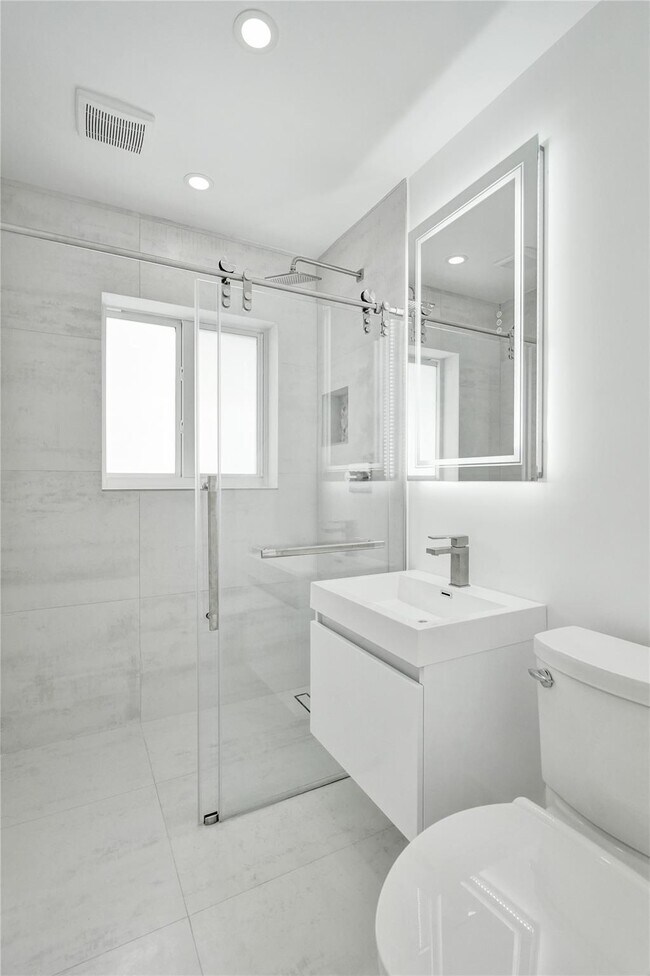 Photo - 1960 SE 5th Ct