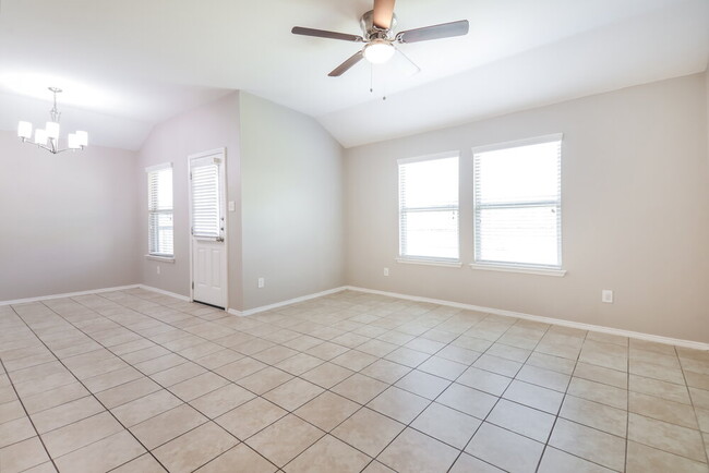 Photo - 1114 Nickel St