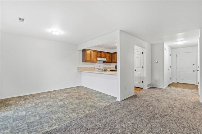 Photo - 3 Bedroom 1.5 Bathroom Townhouse in Southeast Boise