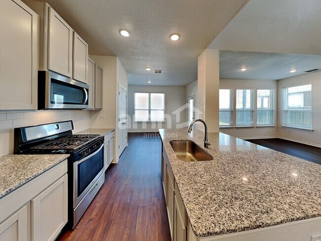 Photo - 2713 Brogan Crk