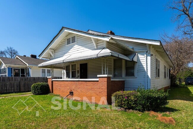 Photo - 1618 51st St W